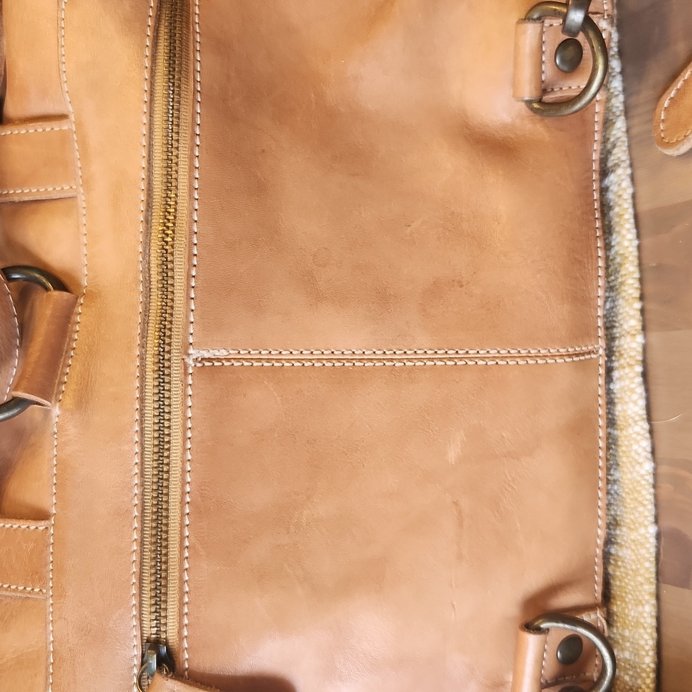Bed Stu Leather Crossbody/Backpack Bag - Picture 9 of 12